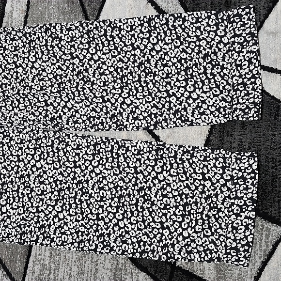 VINTAGE VICTORIA SECRET SNOW LEOPARD PRINT LOUNGE PAJAMA PANTS BOTTOMS P… - Picture 4 of 13